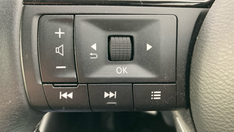 Nissan Qashqai 1.3 DiG-T MH N-Connecta 5dr Petrol Hatchback